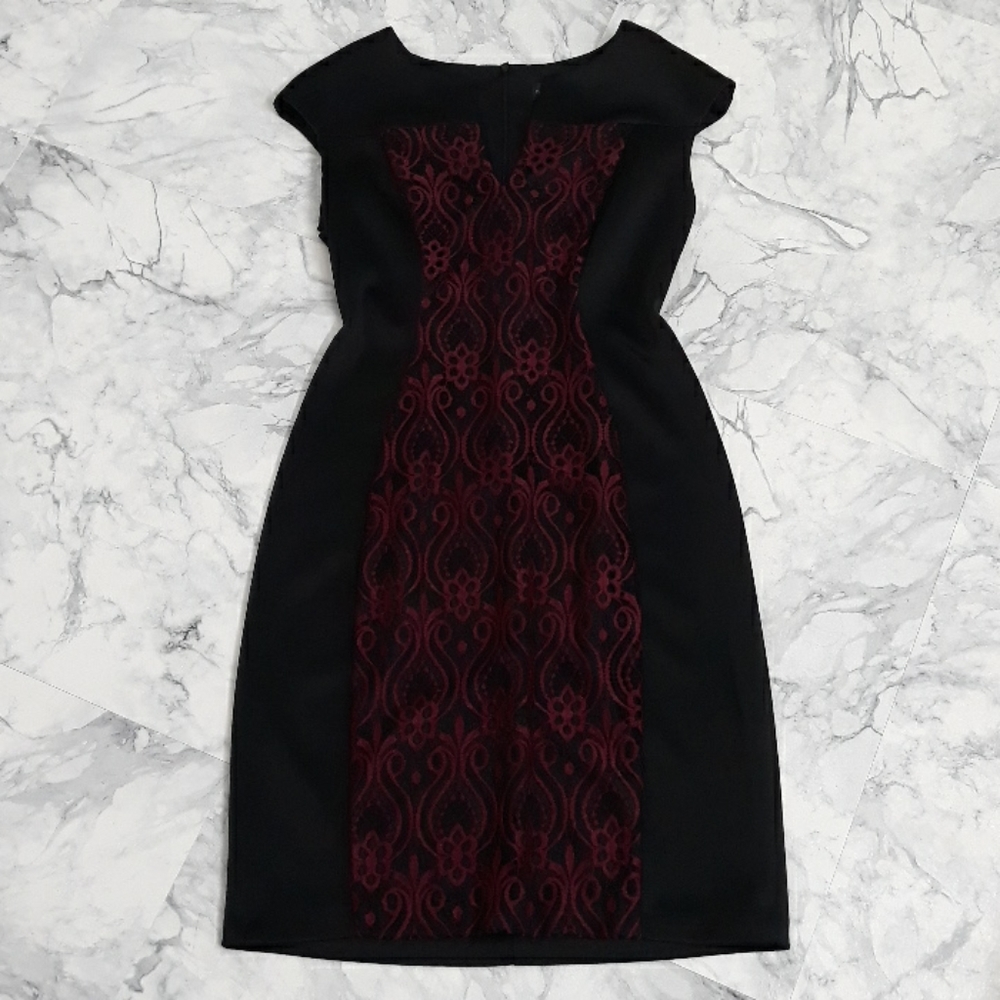 Elegant professional hourglass sleeveless v neck